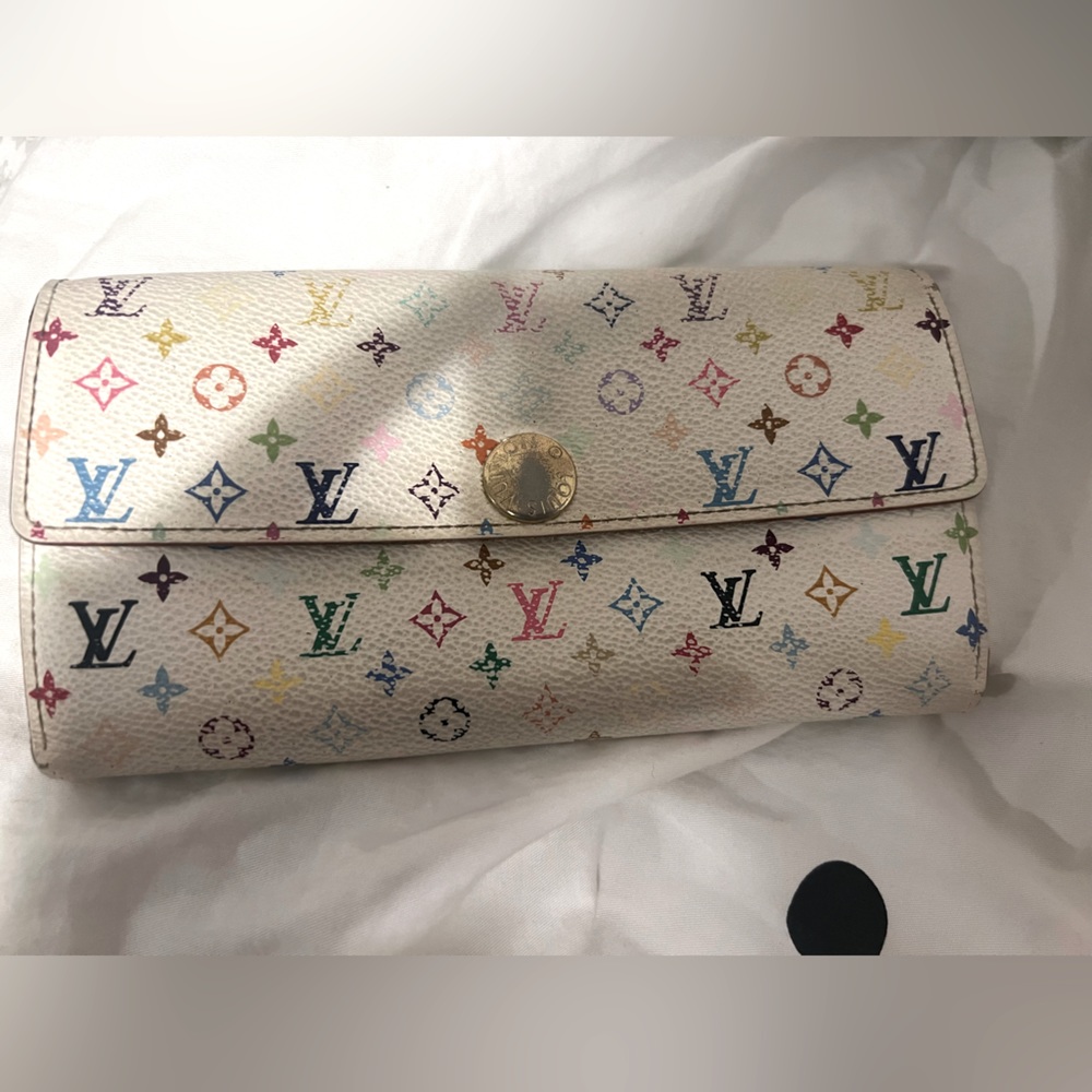 Authentic LV white Murakami Sarah wallet